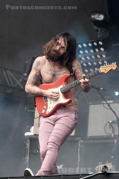 BIFFY CLYRO - 2011-08-26 - SAINT CLOUD - Domaine National - Scene de la Cascade - Simon Alexander Neil